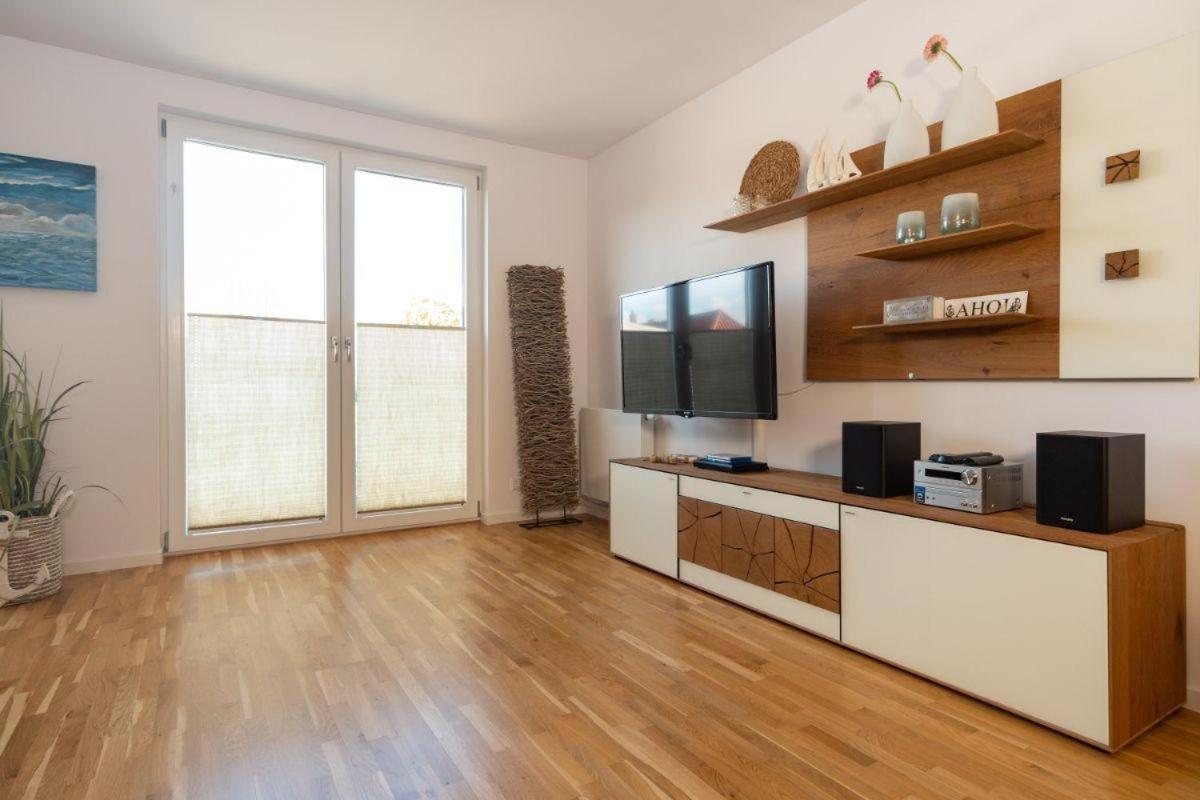 Haus-Wilhelmsplatz-Wohnung-Heimathafen Хайлигенхафен Экстерьер фото
